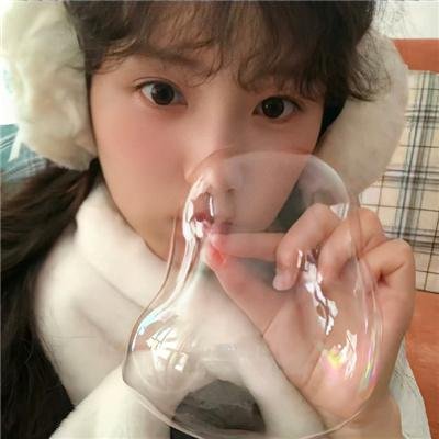 柏婷娜小姐